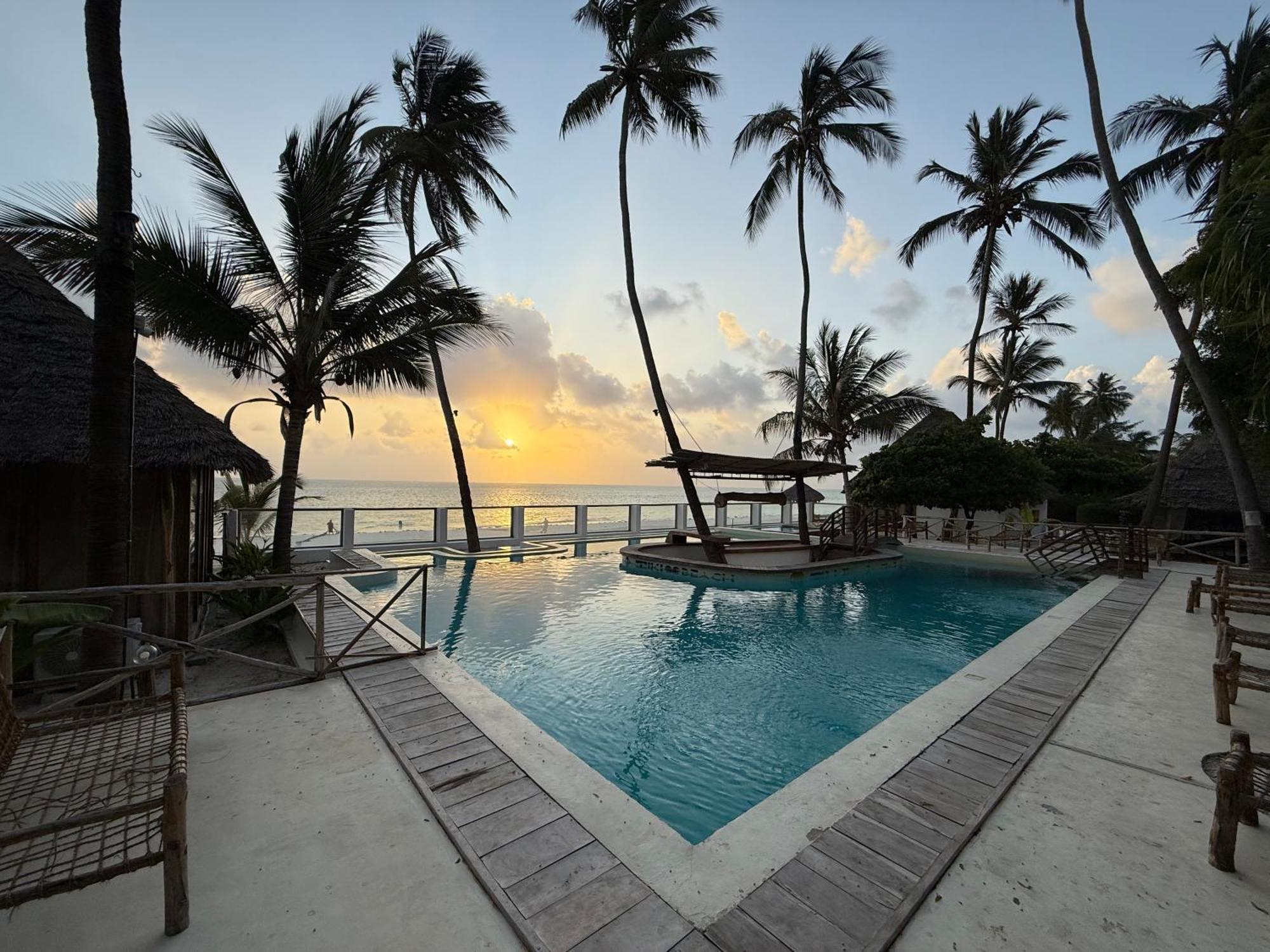 Tiki Beach Club & Resort (Adults Only) บูจู ภายนอก รูปภาพ